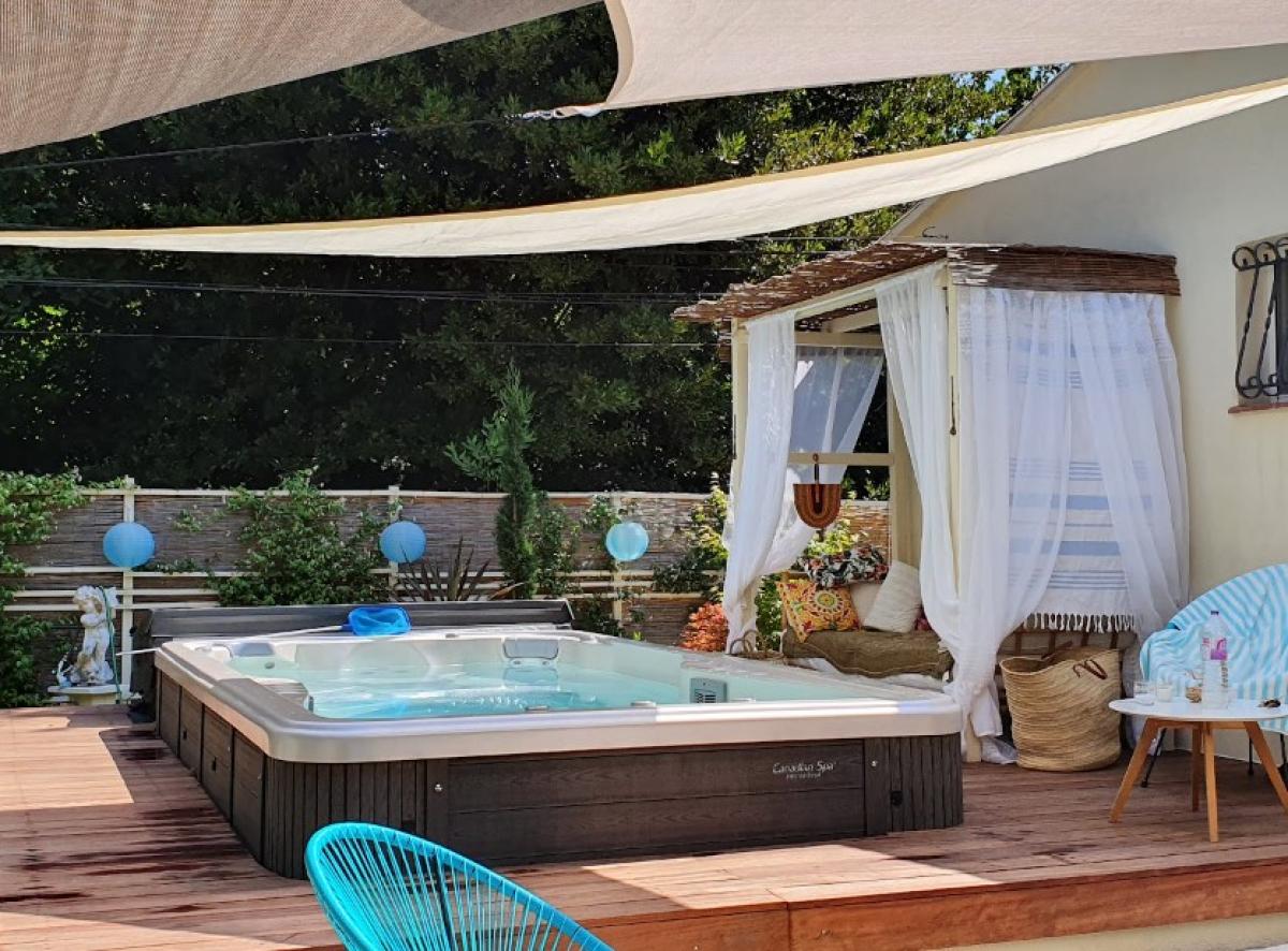 Iprana---spa-de-nage-MOLLUS