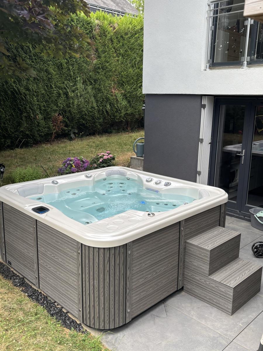 Offrez-vous une oasis de bien-être : Installation d’un spa de massage dans votre jardin à Cesson-Sévigné